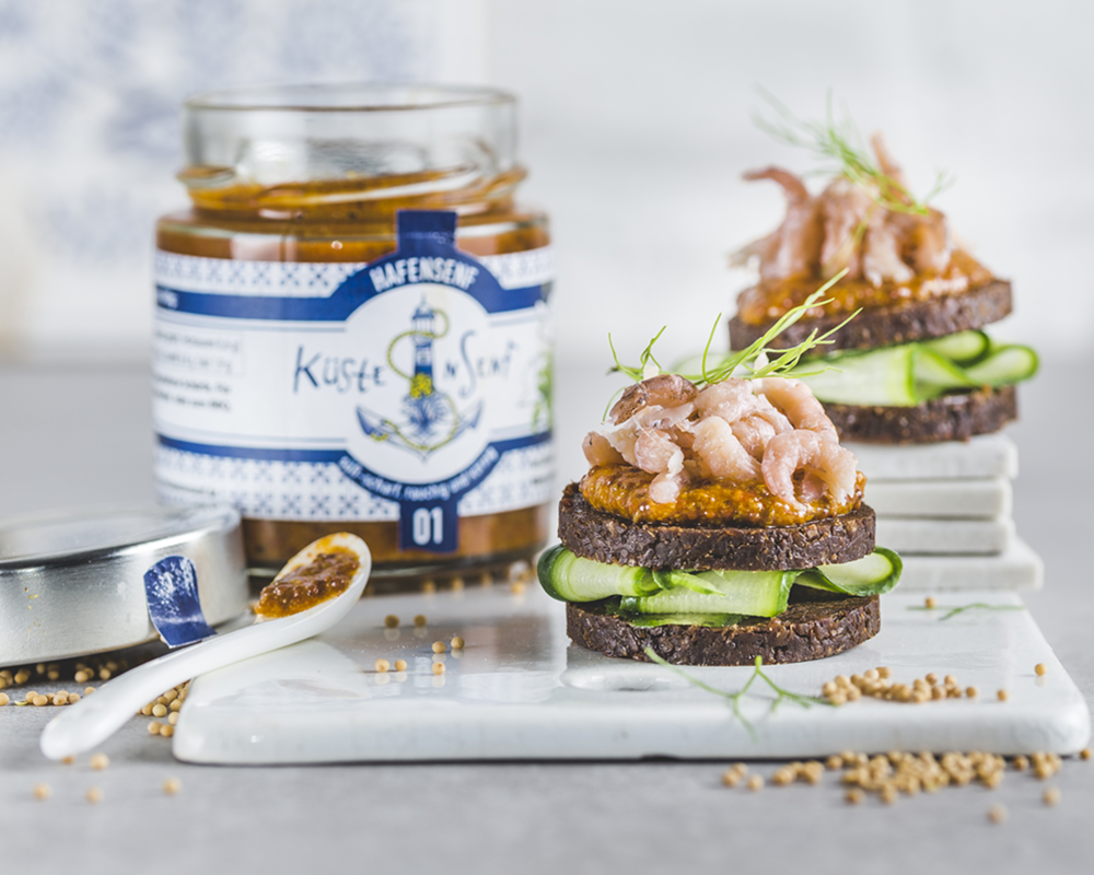 Nordsee-Pumpernickel mit Hafensenf